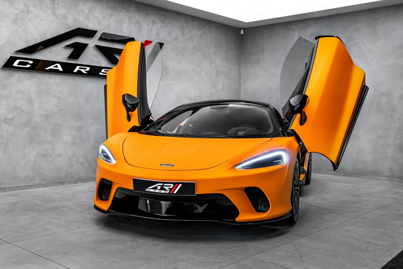 2021 McLaren GT angeboten von einem Fachhändler in Ostrava, Tschechien, Foto 2 von 15