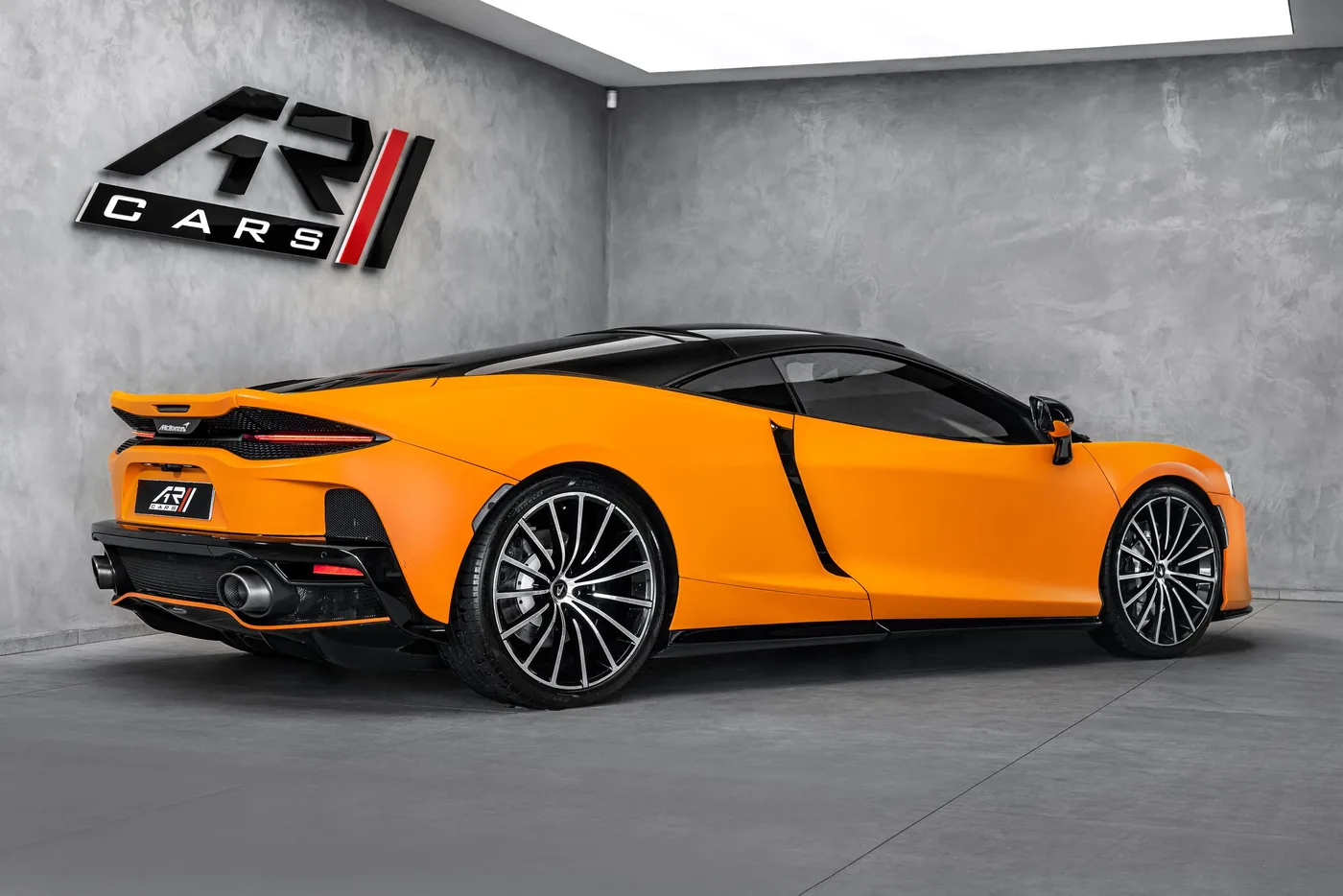 2021 McLaren GT angeboten von einem Fachhändler in Ostrava, Tschechien, Foto 4 von 15