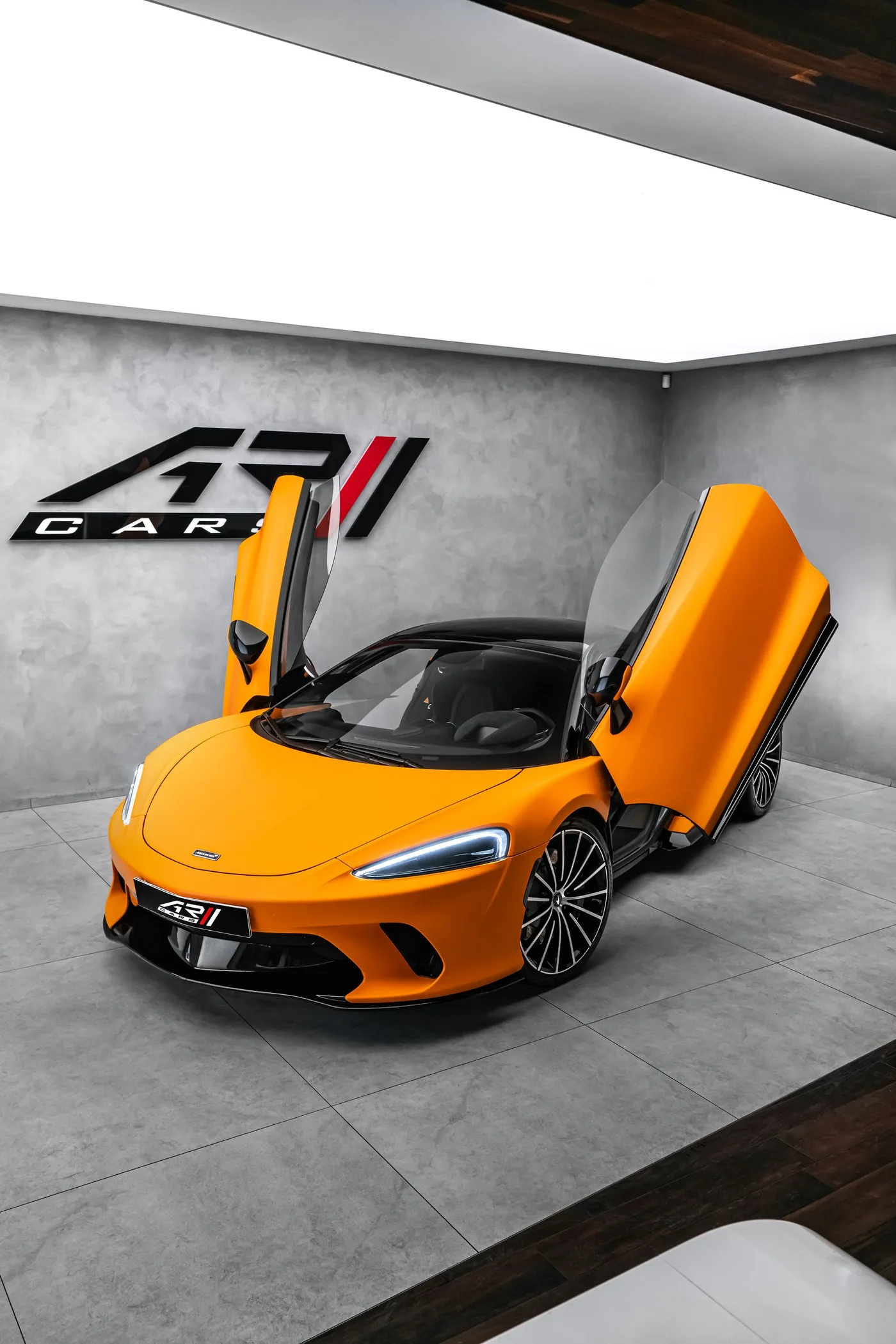 2021 McLaren GT angeboten von einem Fachhändler in Ostrava, Tschechien, Foto 7 von 15