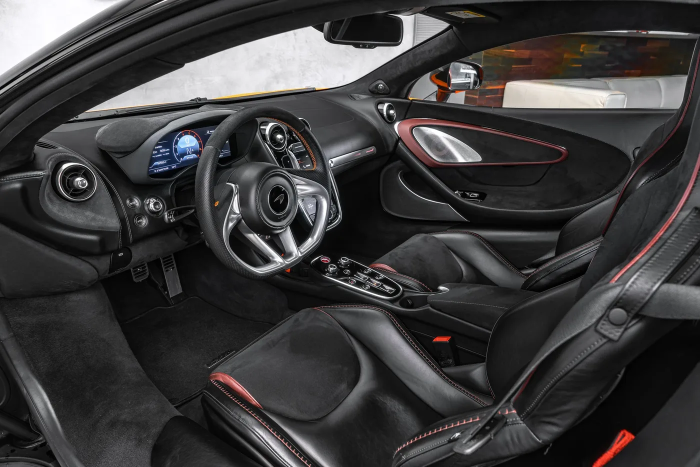 2021 McLaren GT angeboten von einem Fachhändler in Ostrava, Tschechien, Foto 13 von 15