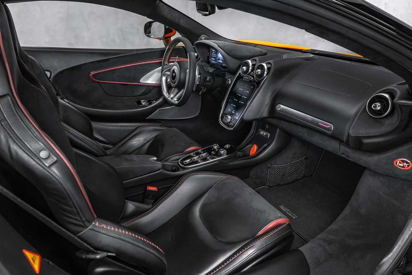 2021 McLaren GT angeboten von einem Fachhändler in Ostrava, Tschechien, Foto 14 von 15