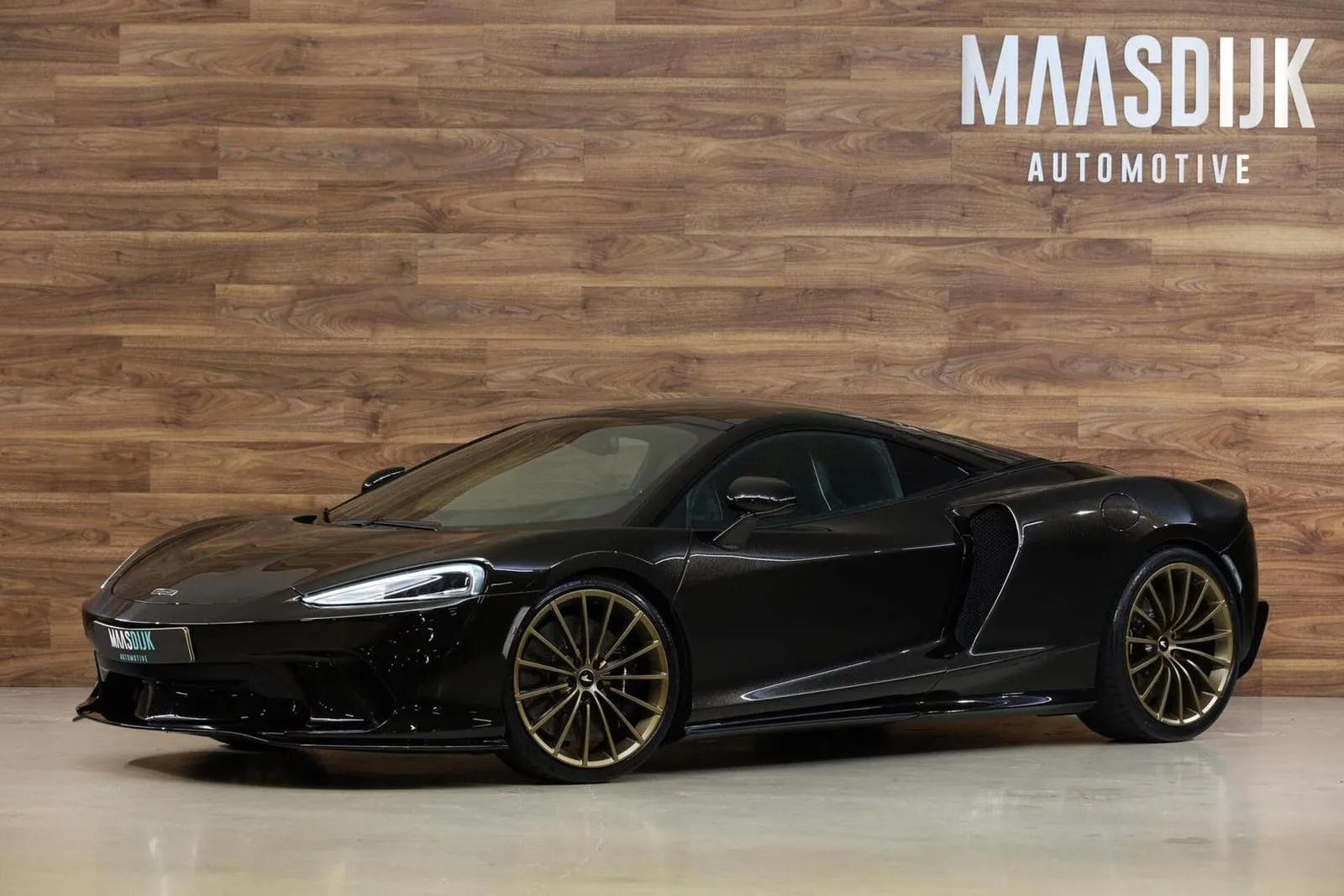 2021 McLaren GT offered by a specialist dealer in Werkendam, Netherlands, main photo