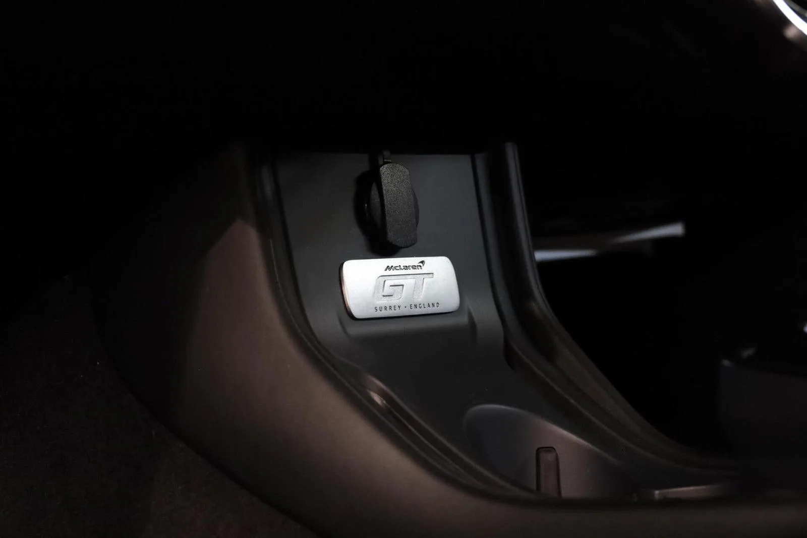2021 McLaren GT, 27/28