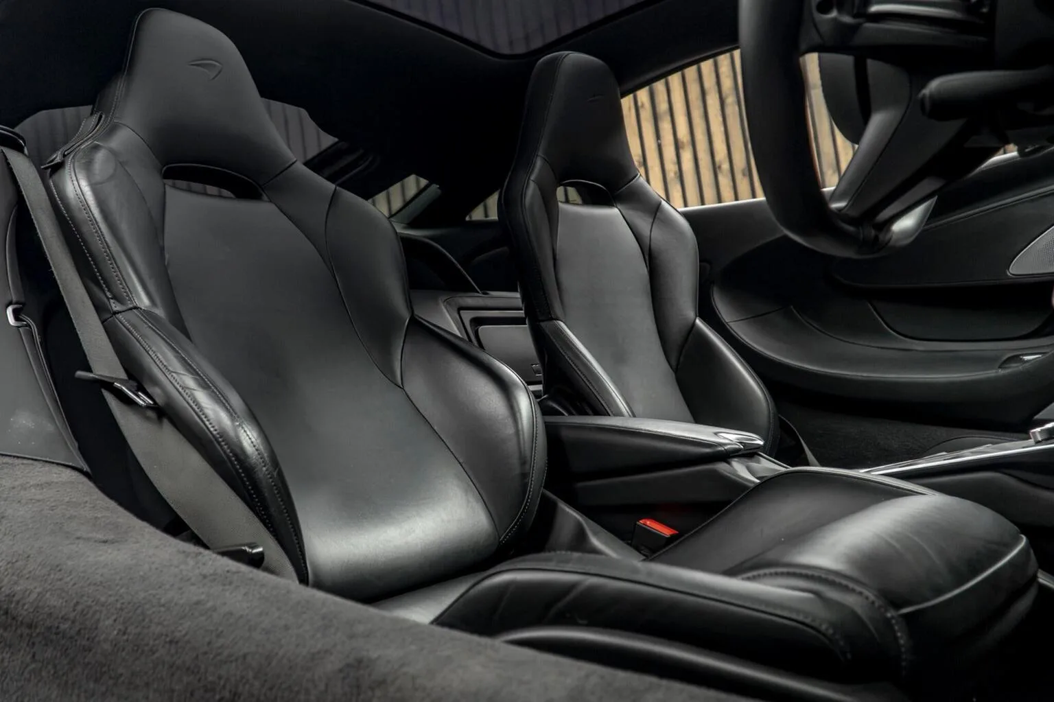 2021 McLaren GT, 2/30