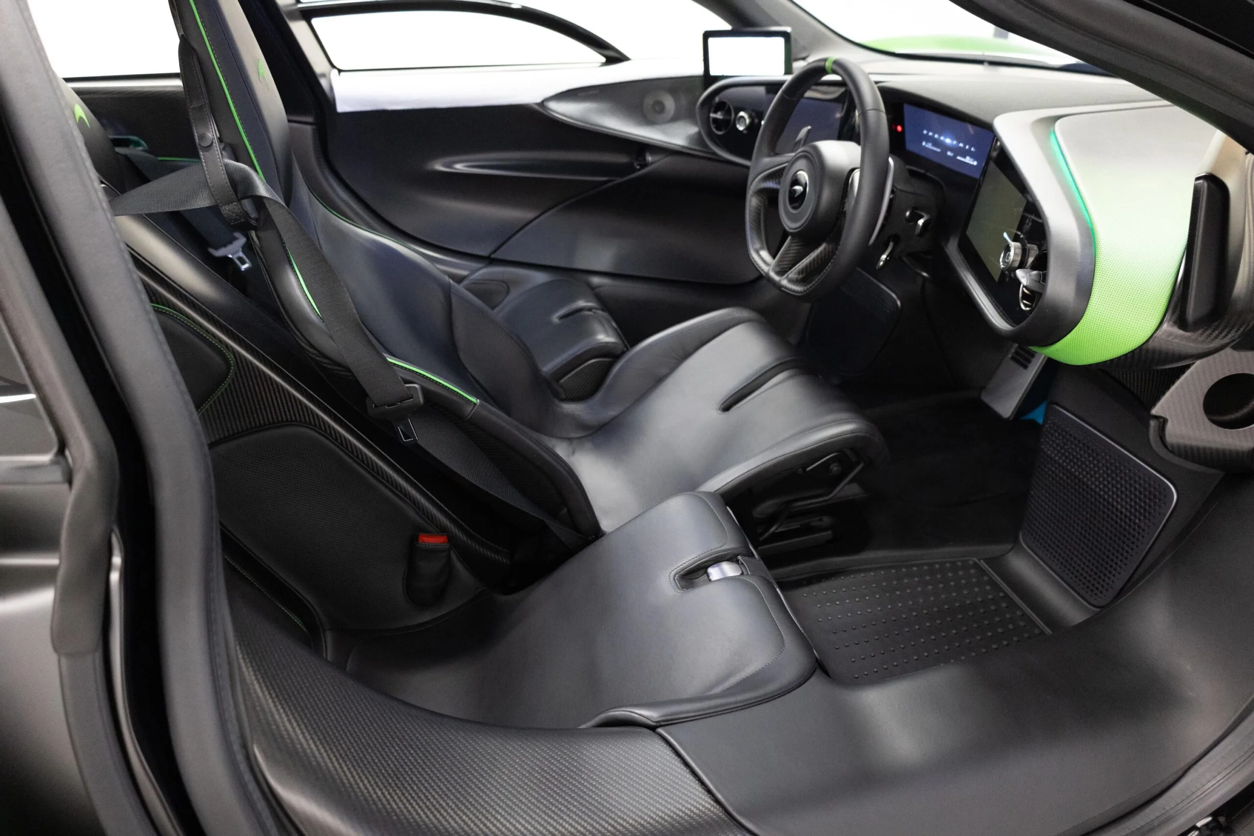 2021 McLaren Speedtail, 12/27