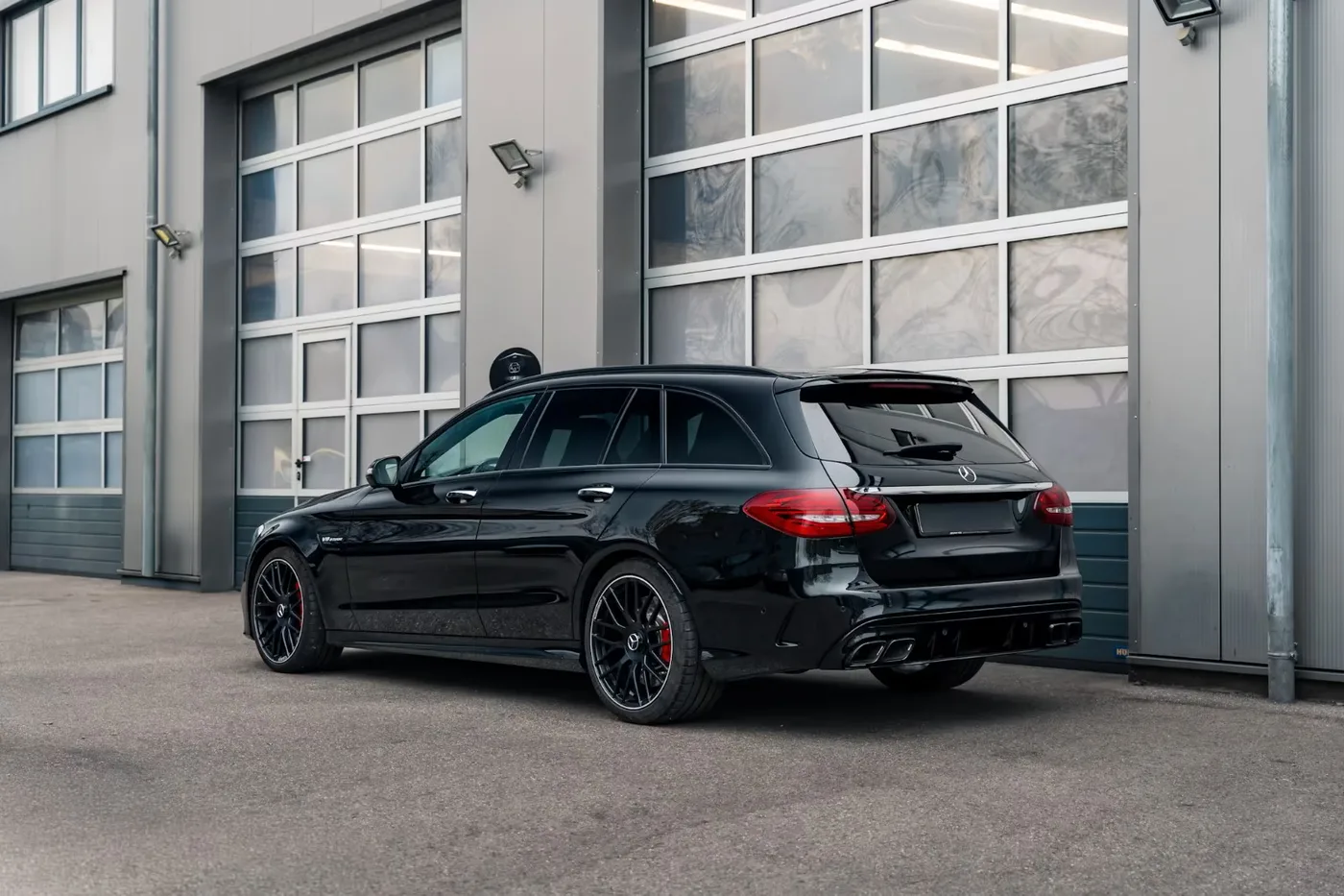 2021 Mercedes-AMG C 63 S Estate proposée par un spécialiste de la supercar à Munich, Allemagne, photo 6 sur 20