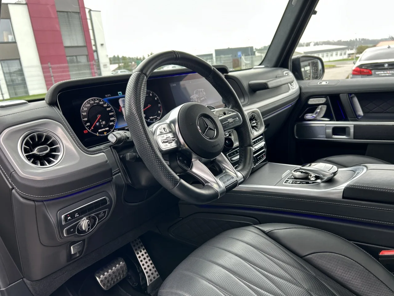 2021 Mercedes-AMG G 63 Night package offered by a specialist dealer in Písek, Czechia, photo 17 of 38
