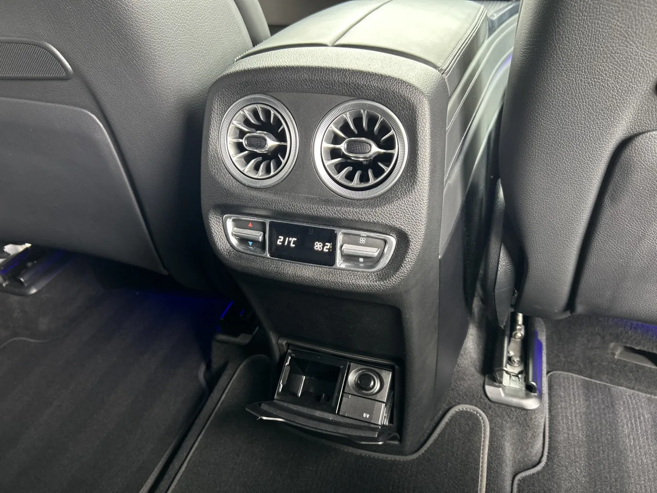 2021 Mercedes-AMG G 63 Night package offered by a specialist dealer in Písek, Czechia, photo 36 of 38