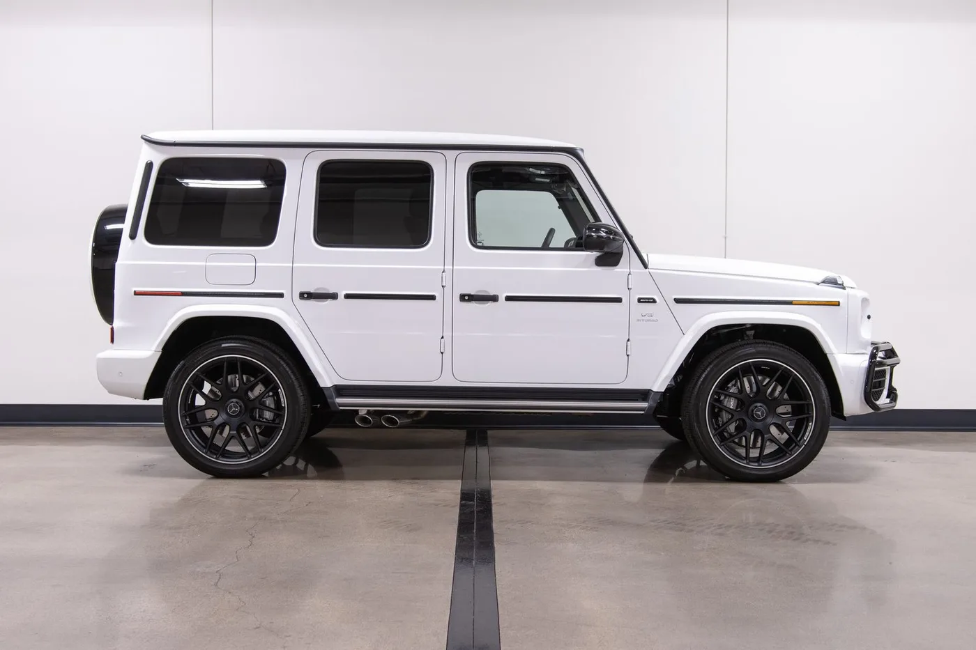 2021 Mercedes-AMG G 63 sold by a specialist dealer in Costa Mesa, United States, photo 9 of 15