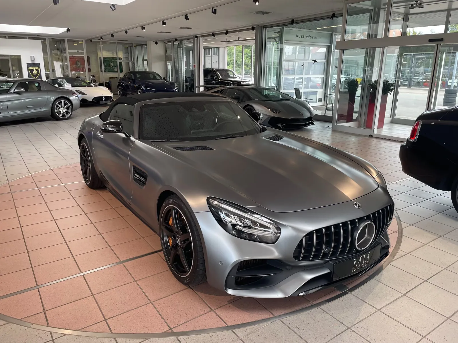 2021 Mercedes-AMG GT Roadster proposée par un concessionnaire spécialisé à Hannover, Allemagne, photo principale