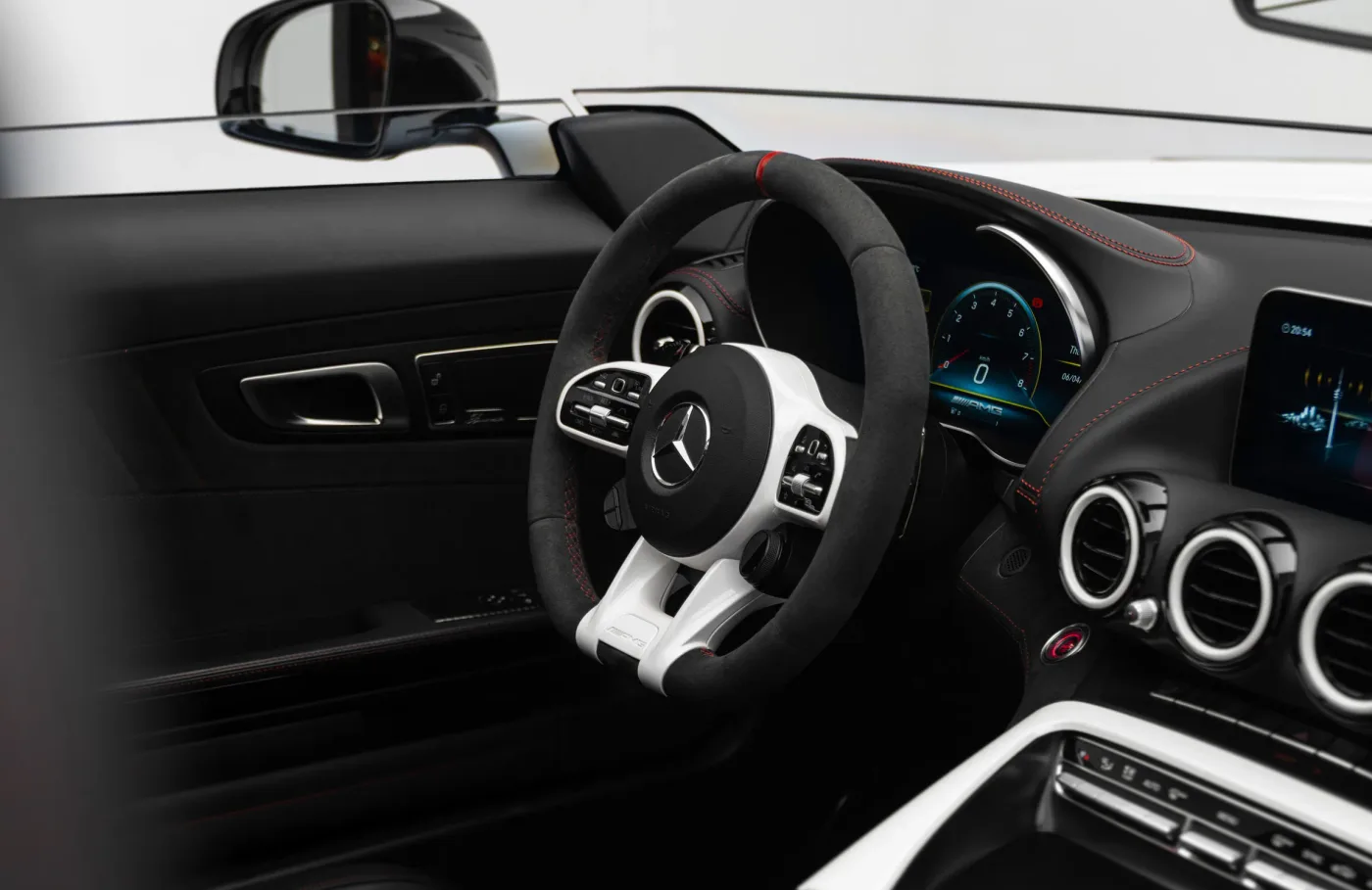 2021 Mercedes-AMG GT offered by a specialist dealer in Dubai, United Arab Emirates, photo 7 of 10
