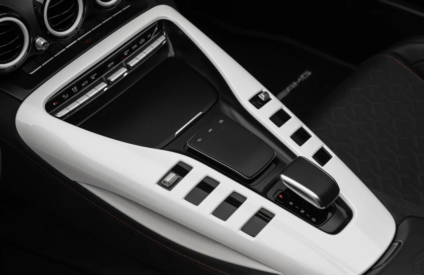 2021 Mercedes-AMG GT offered by a specialist dealer in Dubai, United Arab Emirates, photo 9 of 10