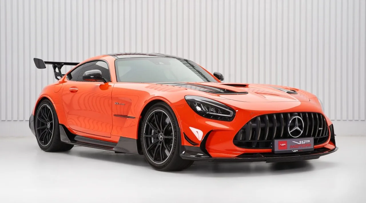 2021 Mercedes-AMG GT Black Series proposée par un concessionnaire spécialisé à Dubai, Émirats arabes unis, photo principale