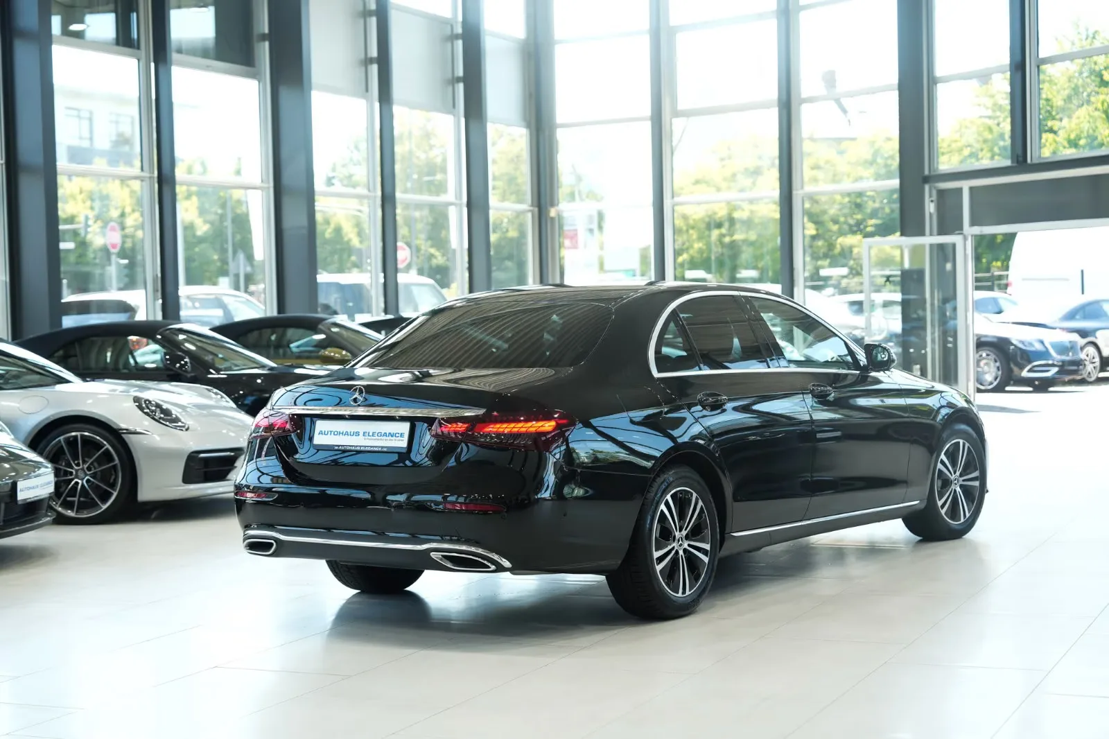 2021 Mercedes-Benz E 300 Exclusive, 2/19
