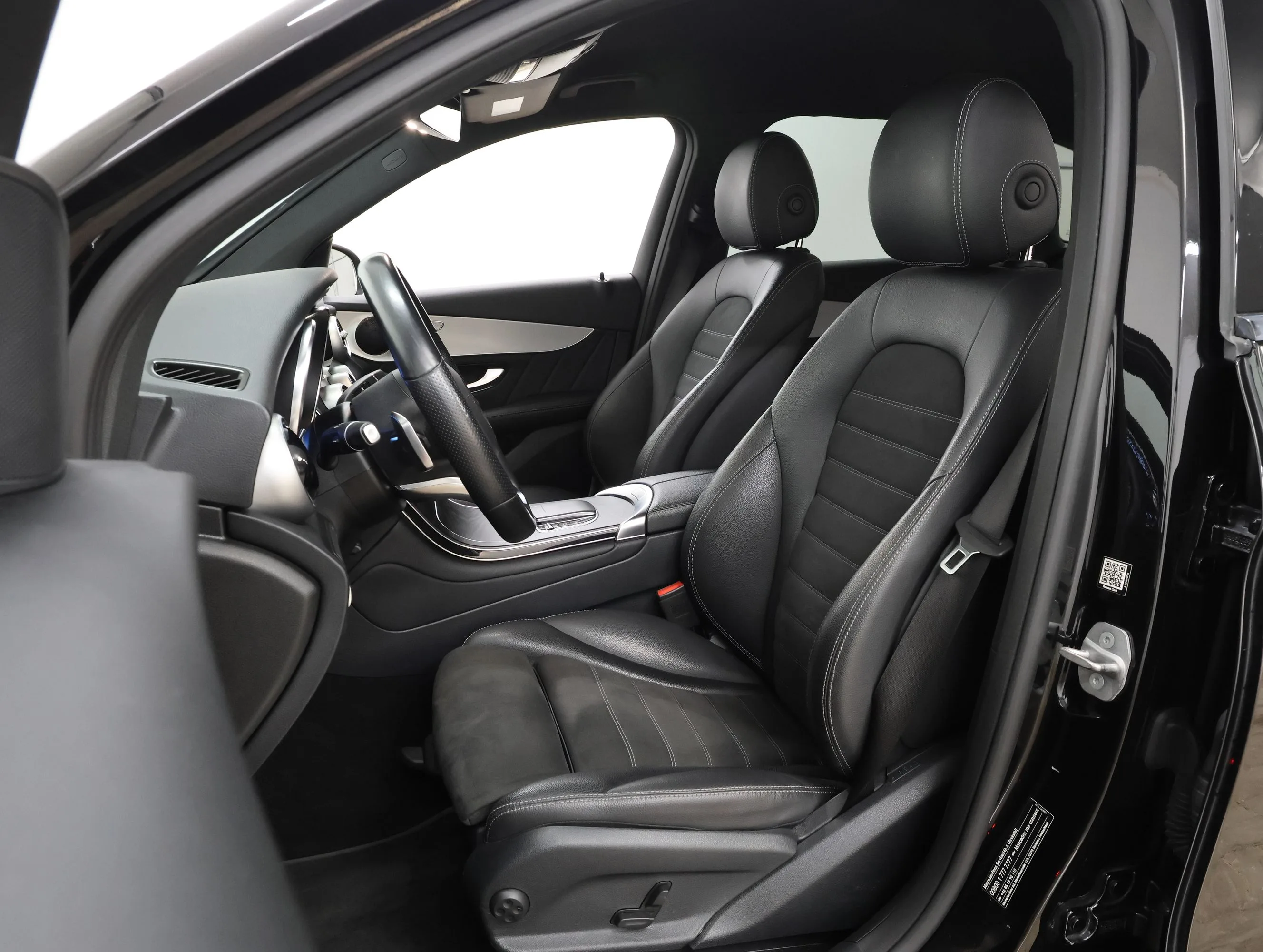2021 Mercedes-Benz GLC 300 de 4MATIC, Night package, 9/19