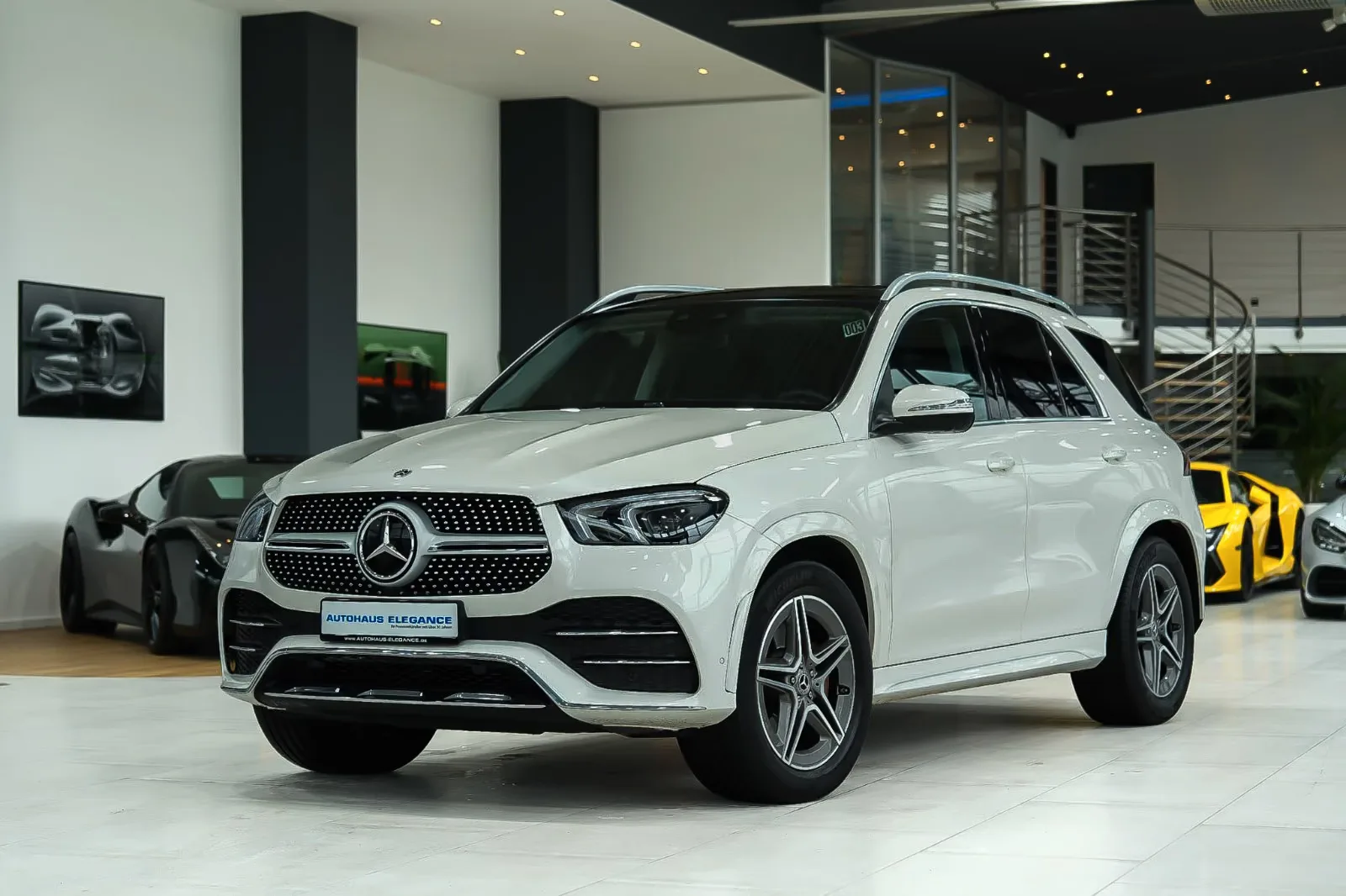 2021 Mercedes-Benz GLE 450 AMG Line angeboten von einem Fachhändler in Köln, Deutschland, Hauptfoto