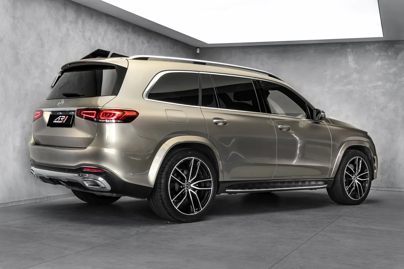 2021 Mercedes-Benz GLS 580 4MATIC, AMG Line offered by a specialist dealer in Ostrava, Czechia, photo 5 of 15