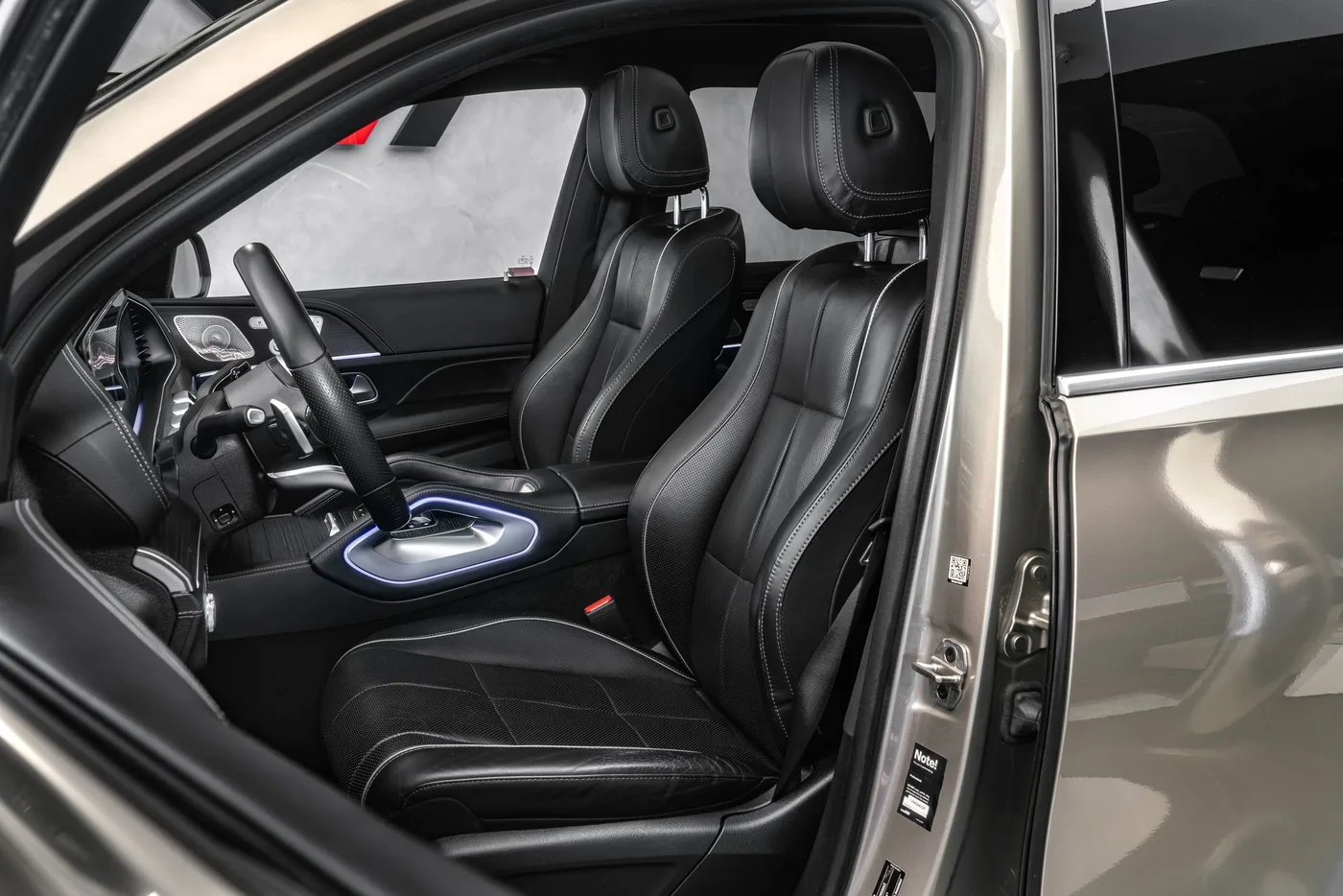2021 Mercedes-Benz GLS 580 4MATIC, AMG Line offered by a specialist dealer in Ostrava, Czechia, photo 14 of 15