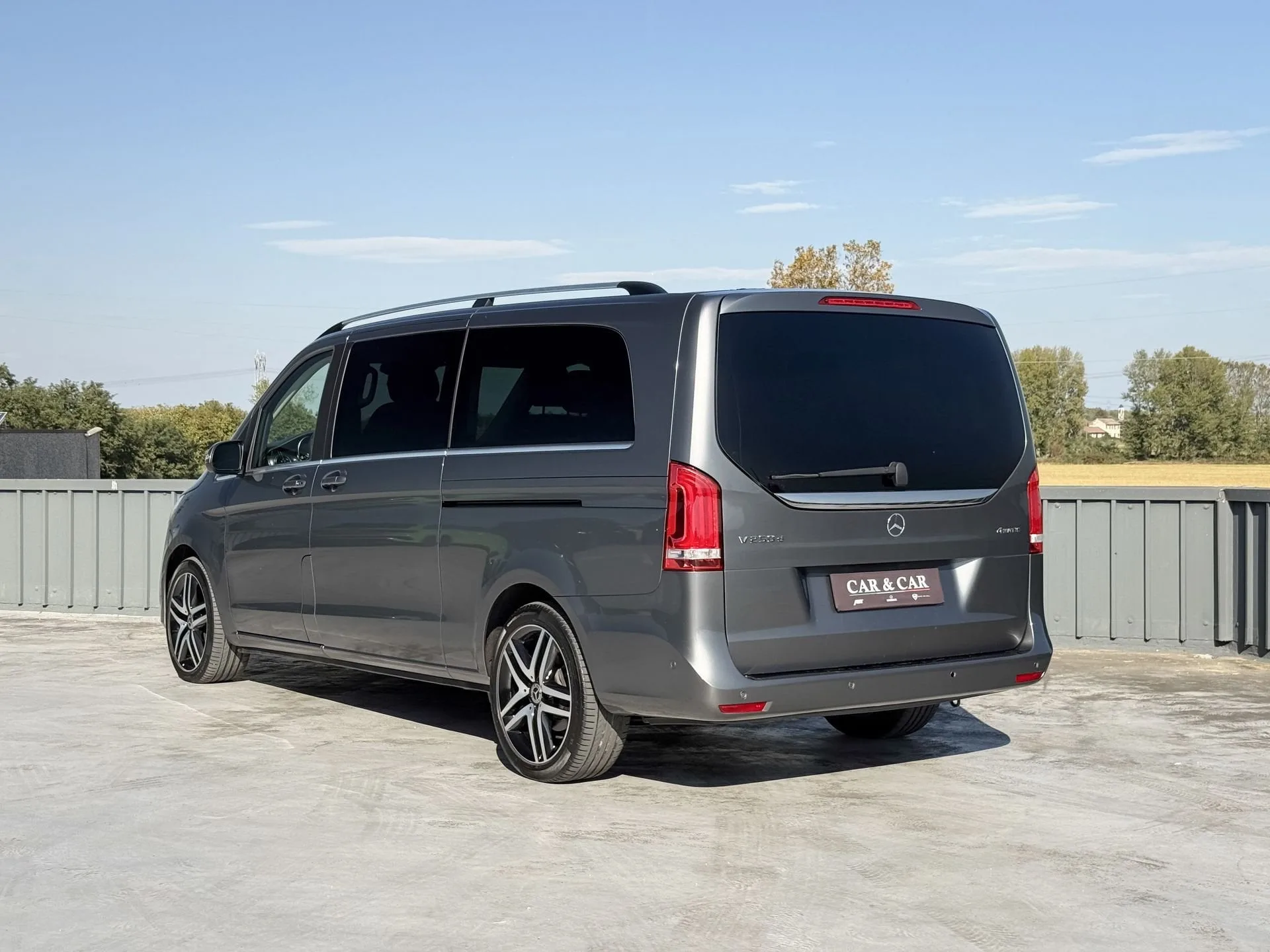 2021 Mercedes-Benz V 250 d, 2/24