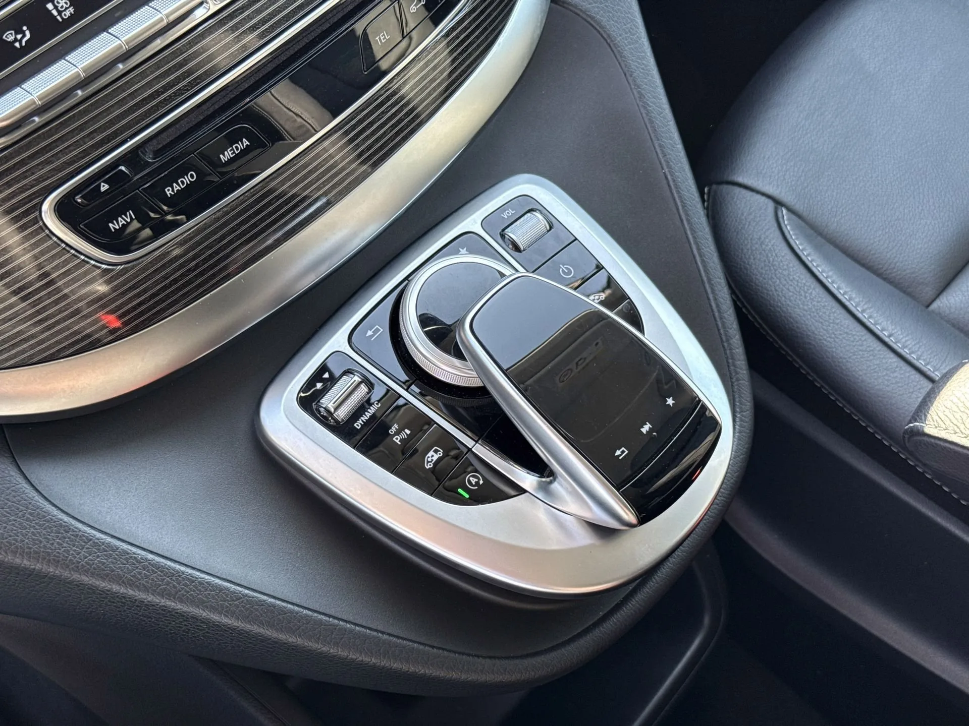 2021 Mercedes-Benz V 250 d, 12/24