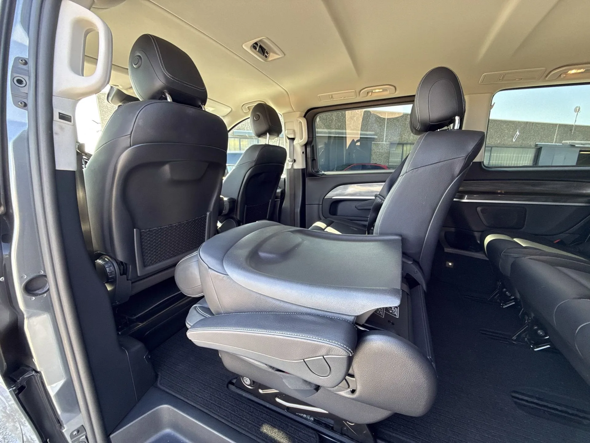 2021 Mercedes-Benz V 250 d, 23/24