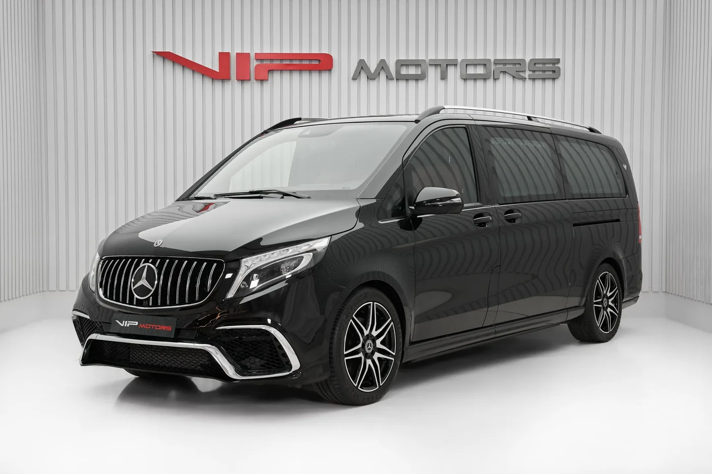 2021 Mercedes-Benz V 250 VVIP angeboten von einem Fachhändler in Dubai, Vereinigte Arabische Emirate, Foto 3 von 10