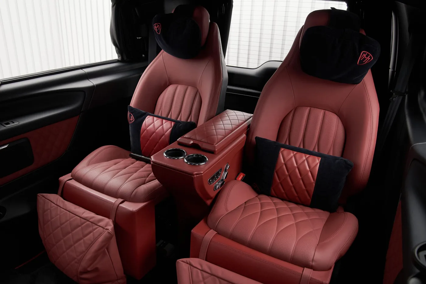 2021 Mercedes-Benz V 250 VVIP angeboten von einem Fachhändler in Dubai, Vereinigte Arabische Emirate, Foto 9 von 10