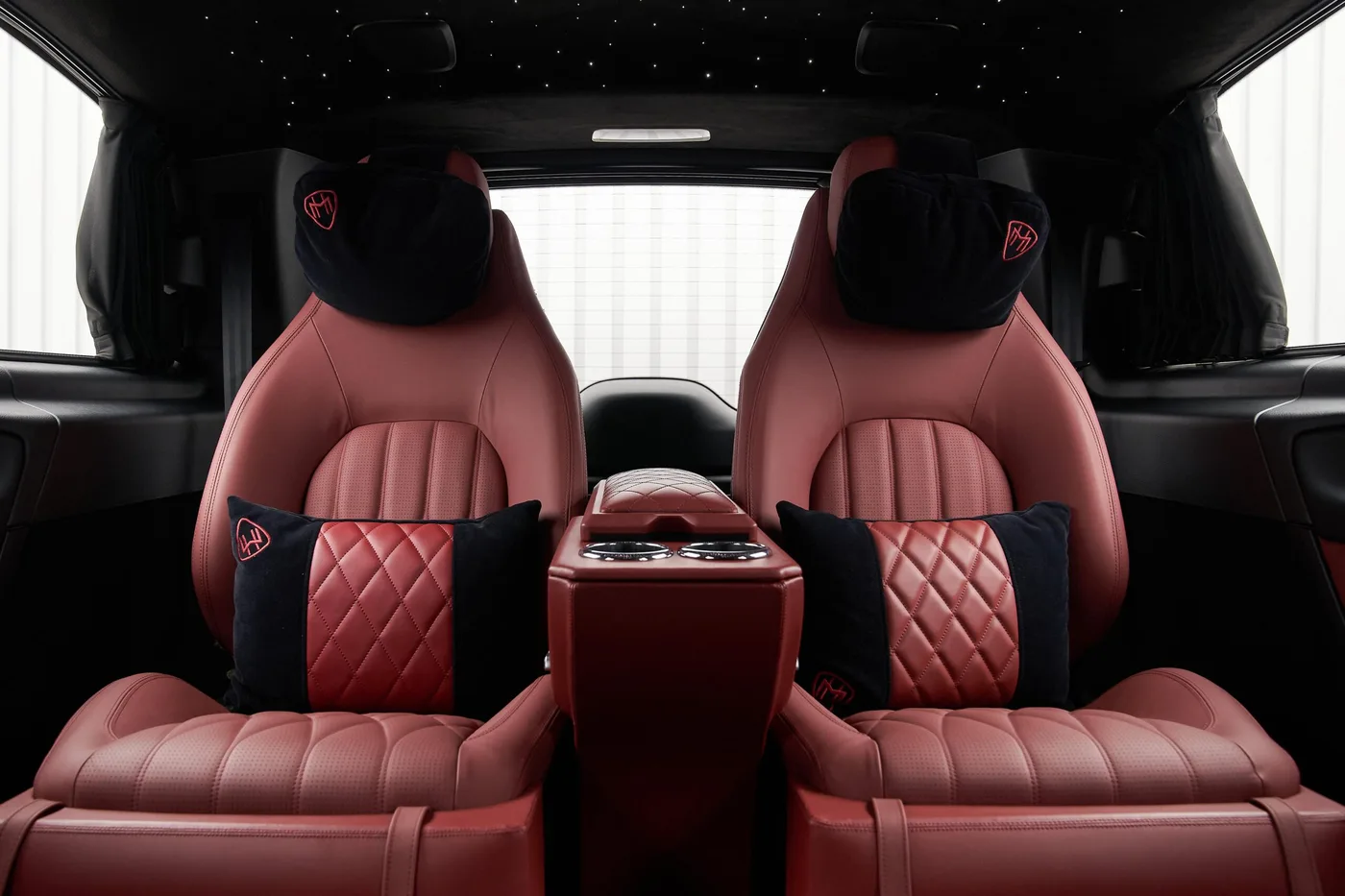 2021 Mercedes-Benz V 250 VVIP angeboten von einem Fachhändler in Dubai, Vereinigte Arabische Emirate, Foto 10 von 10