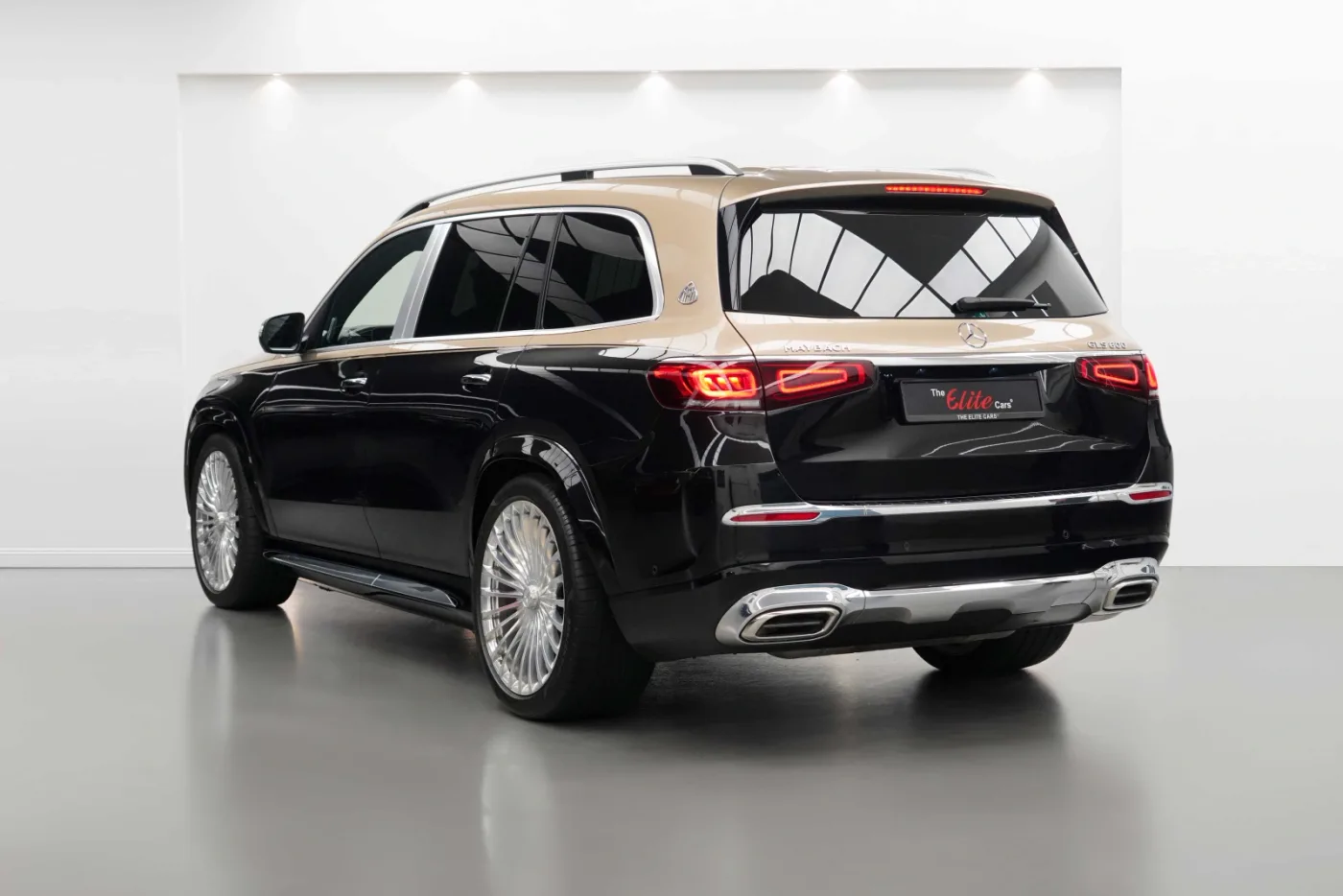 2021 Mercedes-Maybach GLS 600 angeboten von einem Fachhändler in Dubai, Vereinigte Arabische Emirate, Foto 4 von 10