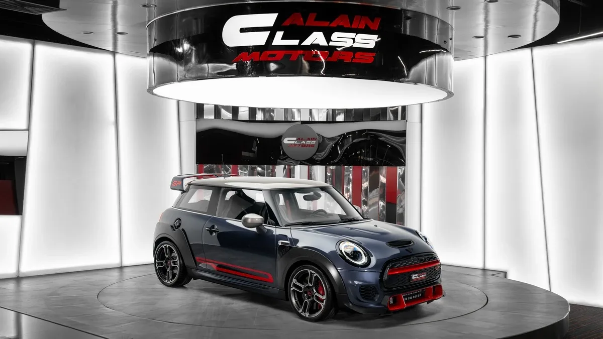 2021 MINI John Cooper Works GP angeboten von einem Fachhändler in Dubai, Vereinigte Arabische Emirate, Hauptfoto