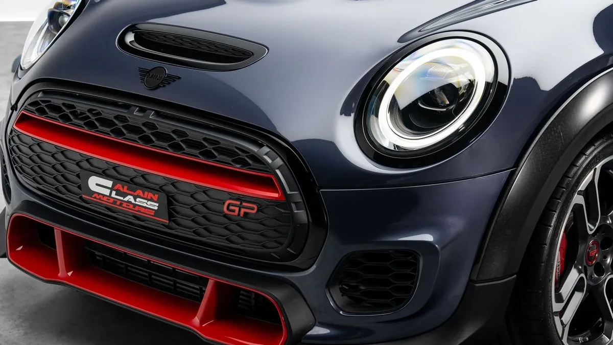 2021 MINI John Cooper Works GP proposée par un concessionnaire spécialisé à Dubai, Émirats arabes unis, photo 7 sur 25