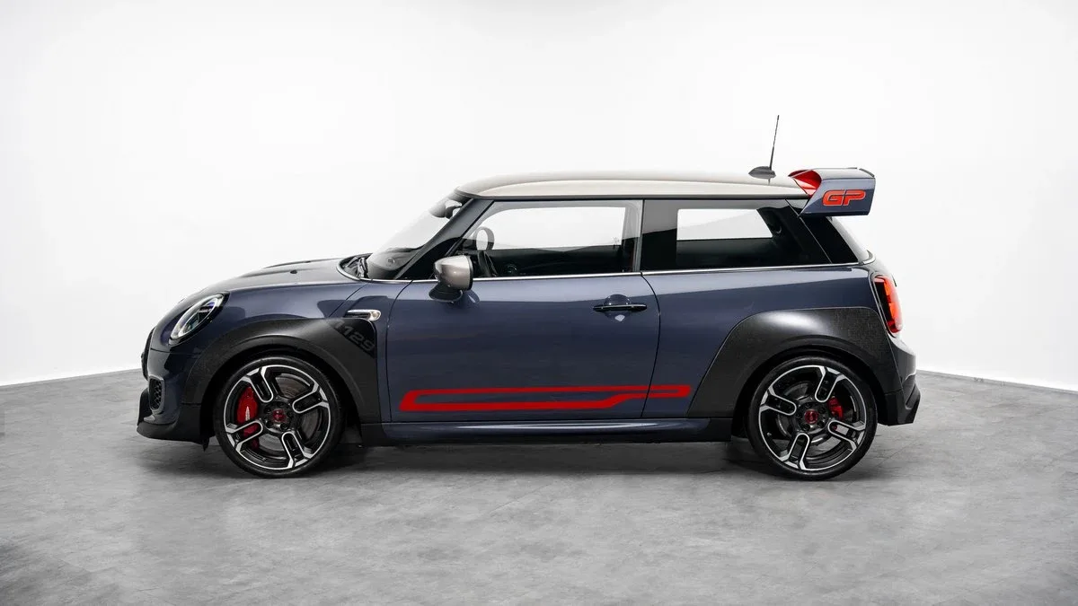 2021 MINI John Cooper Works GP proposée par un concessionnaire spécialisé à Dubai, Émirats arabes unis, photo 23 sur 25
