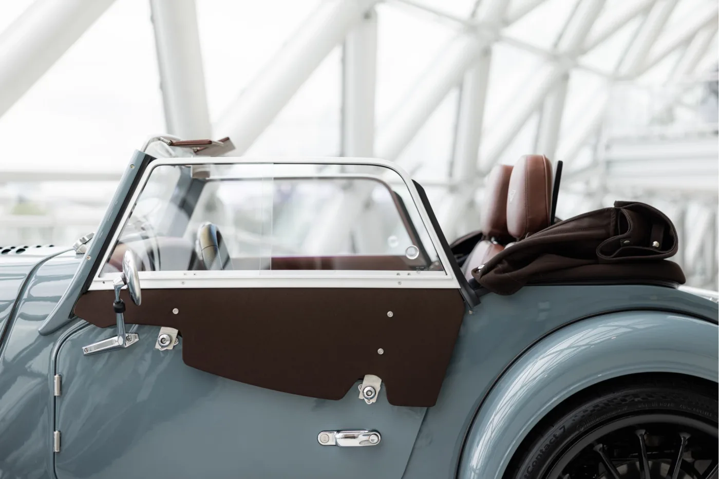2021 Morgan Plus Six angeboten von einem offiziellen McLaren und Morgan-Vertragshändler in Utrecht, Niederlande, Foto 12 von 25