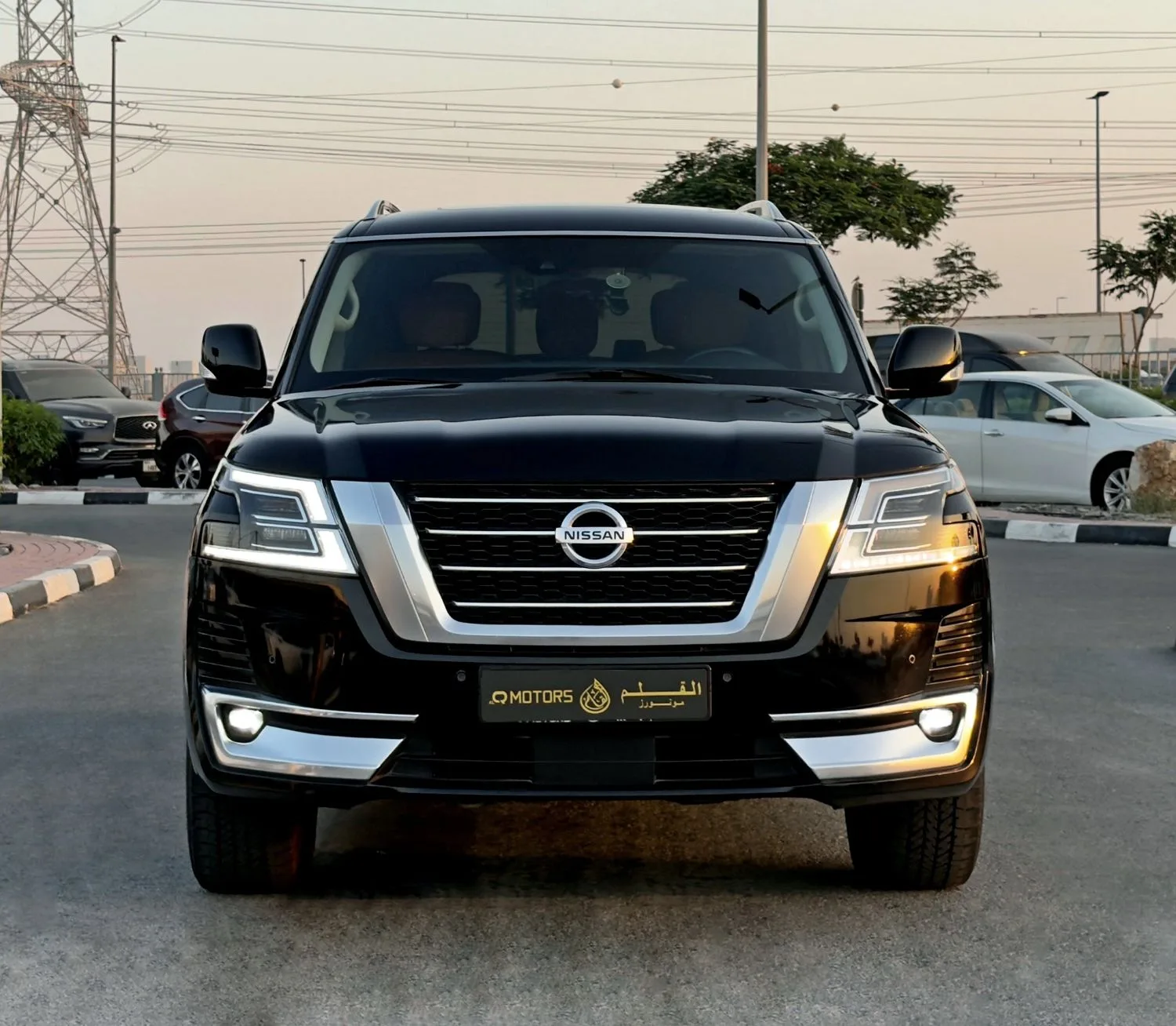 2021 Nissan Patrol Le Titanium proposée par un concessionnaire spécialisé à Dubai, Émirats arabes unis, photo 2 sur 13