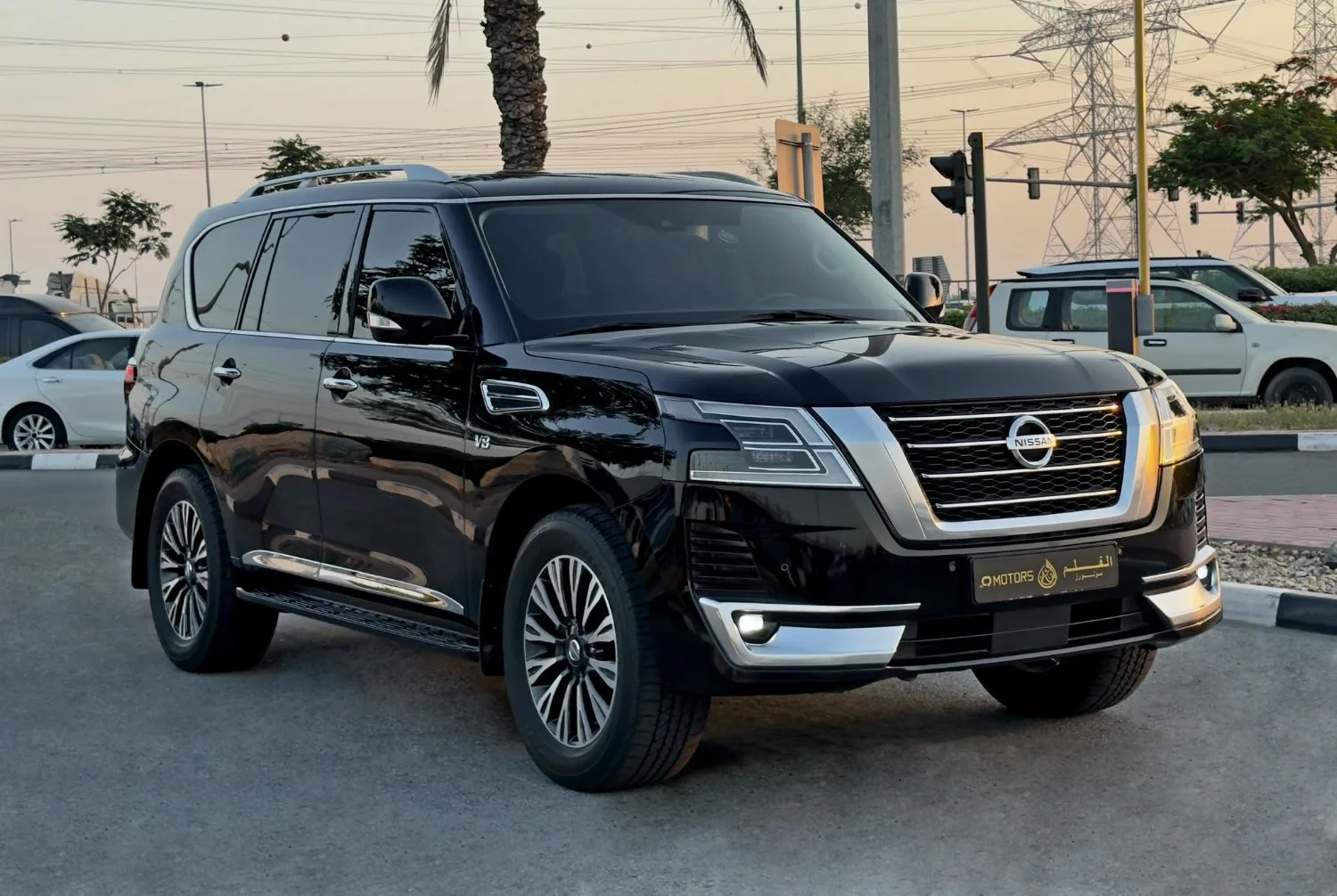 2021 Nissan Patrol Le Titanium proposée par un concessionnaire spécialisé à Dubai, Émirats arabes unis, photo 3 sur 13