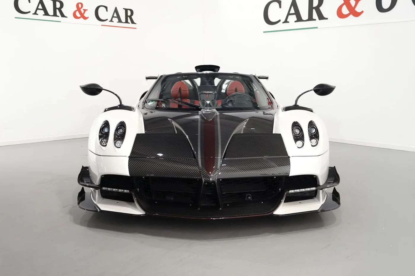 2021 Pagani Huayra Roadster BC proposée par un spécialiste de la supercar à Zibido San Giacomo, Italie, photo 3 sur 25