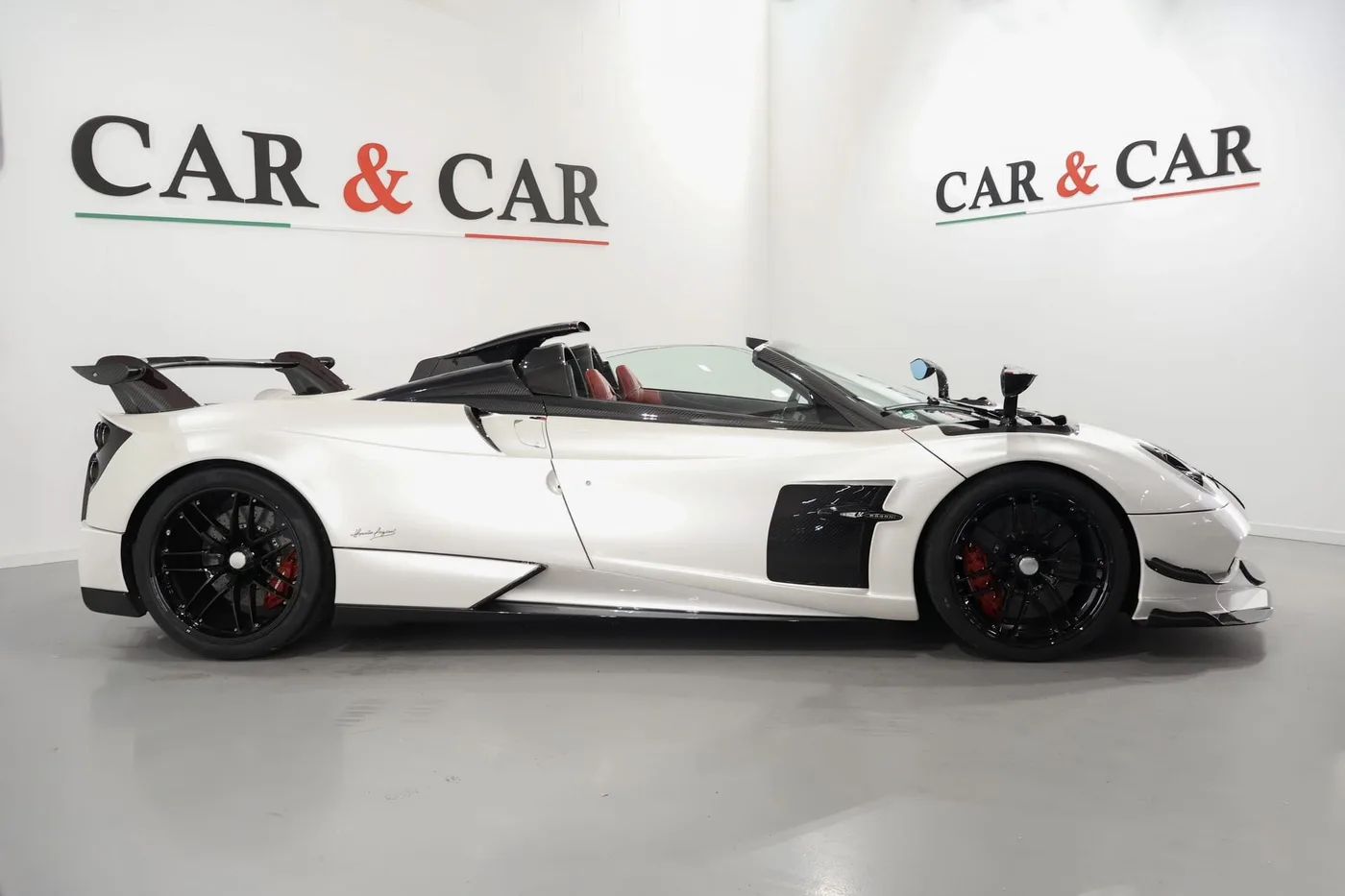 2021 Pagani Huayra Roadster BC proposée par un spécialiste de la supercar à Zibido San Giacomo, Italie, photo 5 sur 25