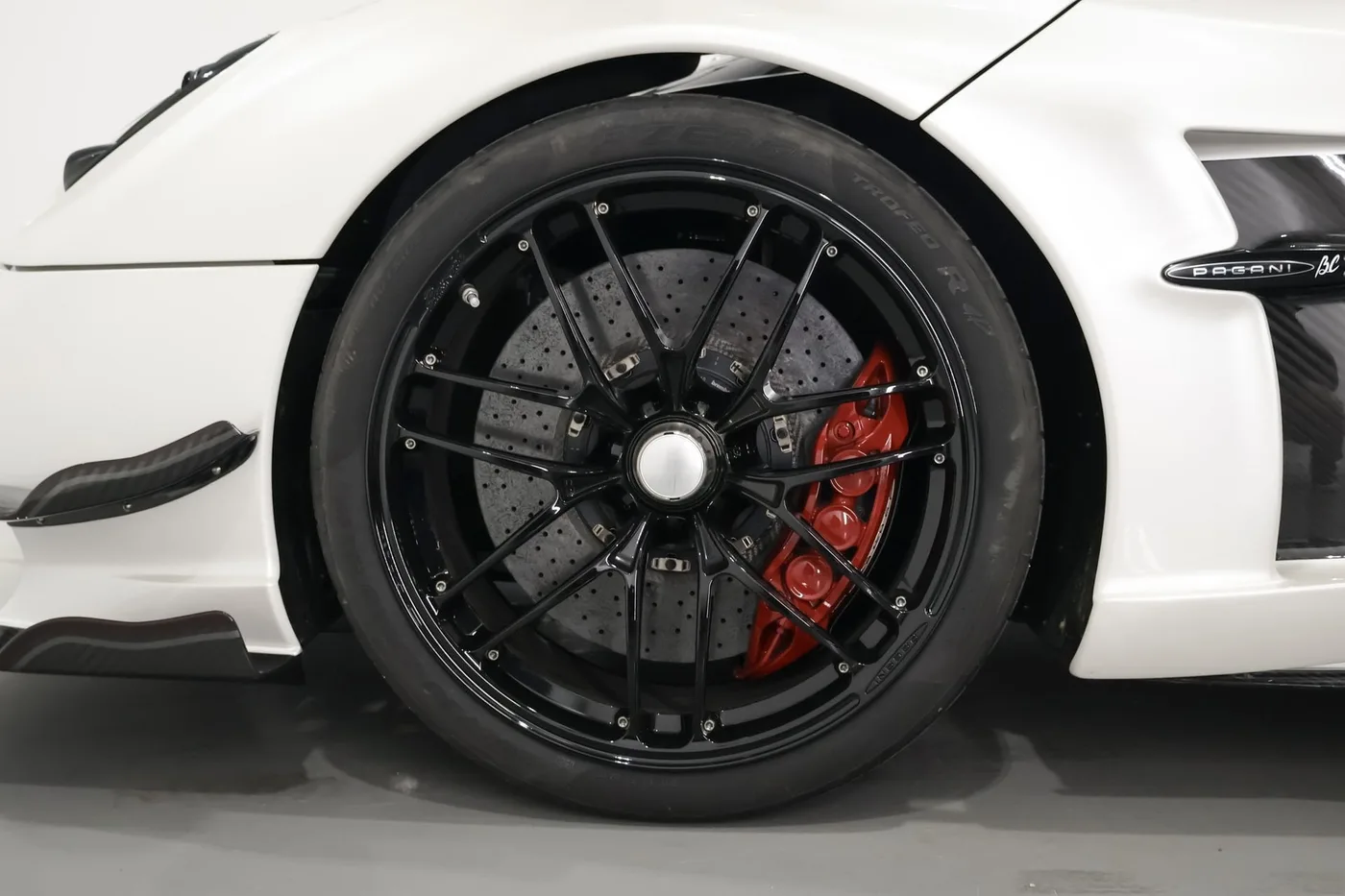 2021 Pagani Huayra Roadster BC proposée par un spécialiste de la supercar à Zibido San Giacomo, Italie, photo 7 sur 25