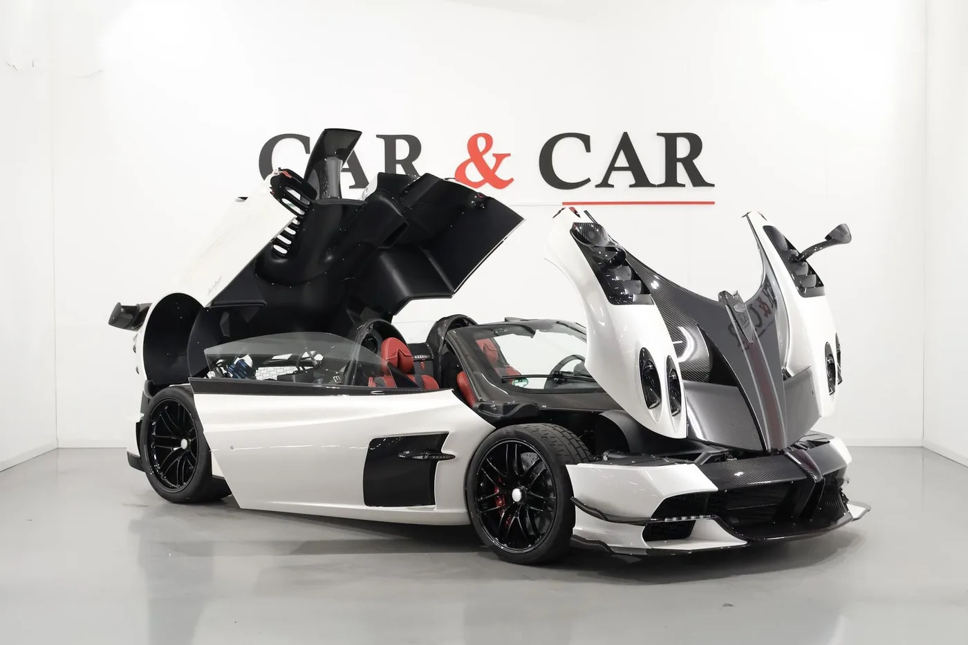 2021 Pagani Huayra Roadster BC proposée par un spécialiste de la supercar à Zibido San Giacomo, Italie, photo 9 sur 25