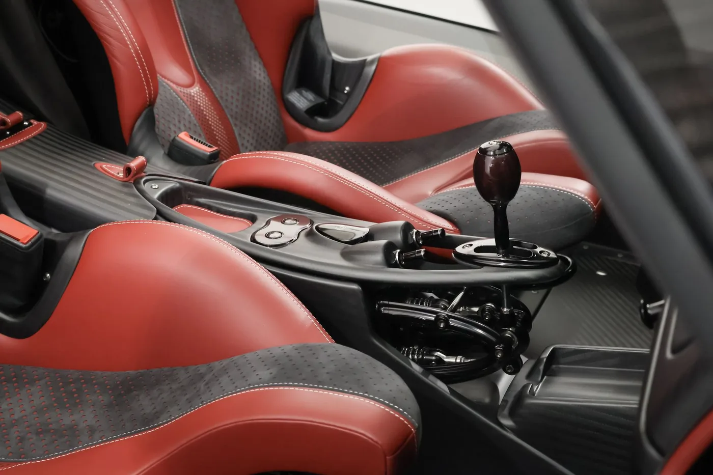 2021 Pagani Huayra Roadster BC proposée par un spécialiste de la supercar à Zibido San Giacomo, Italie, photo 19 sur 25