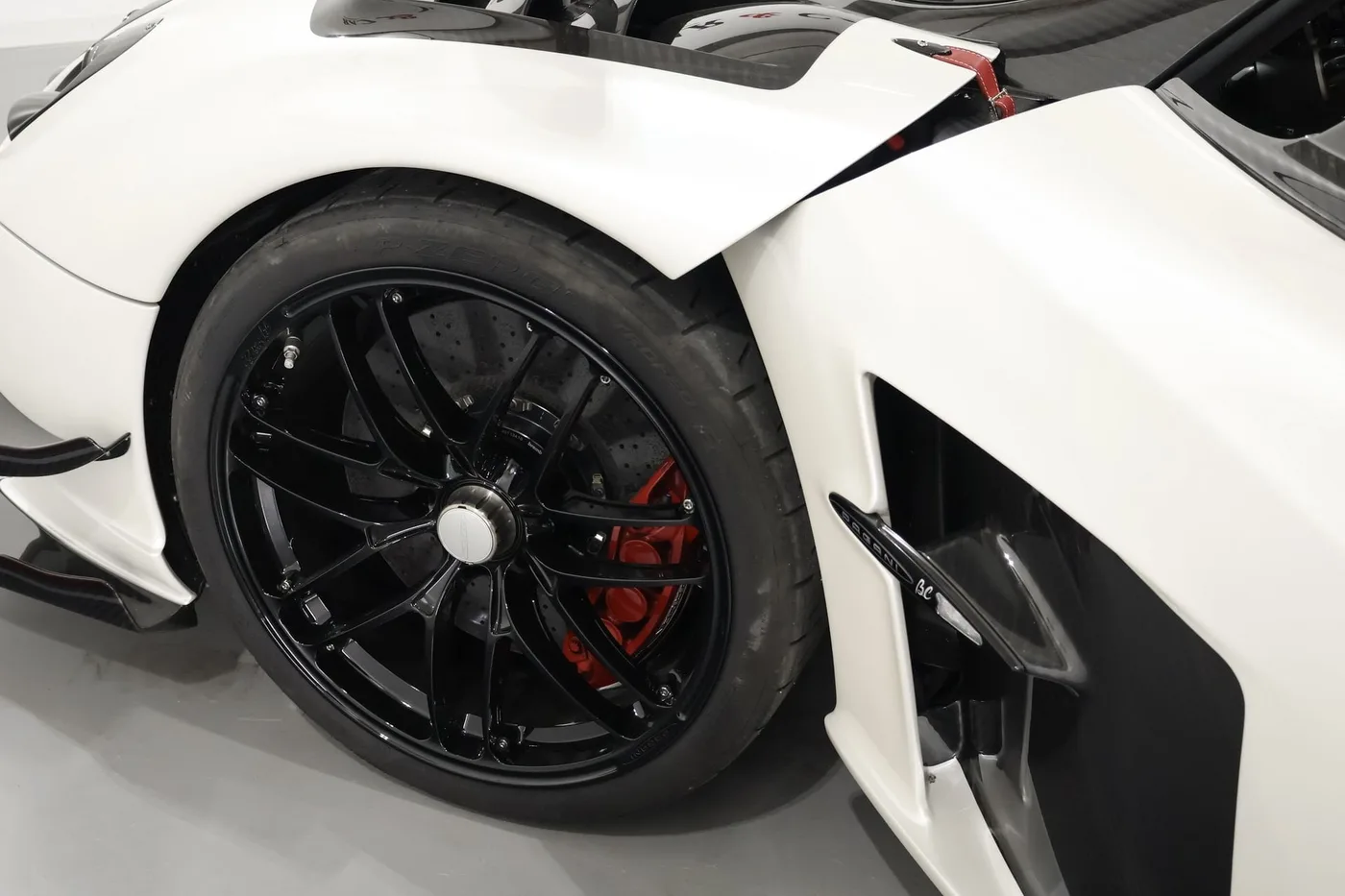 2021 Pagani Huayra Roadster BC proposée par un spécialiste de la supercar à Zibido San Giacomo, Italie, photo 22 sur 25