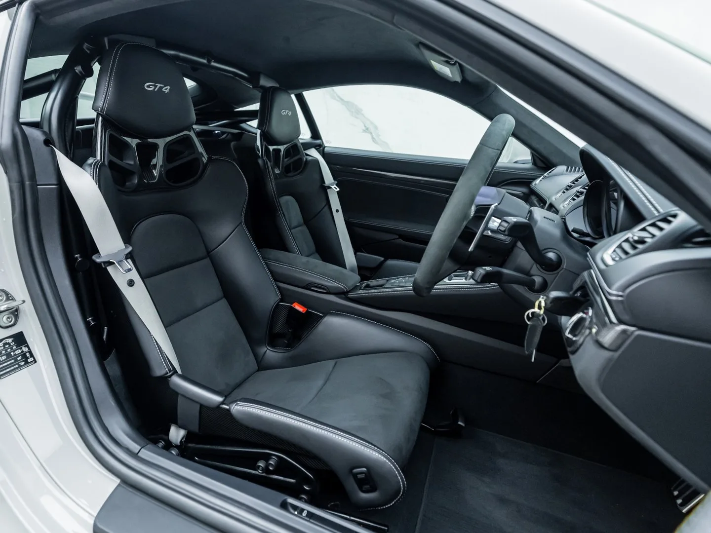 2021 Porsche 718 Cayman GT4, 2/30