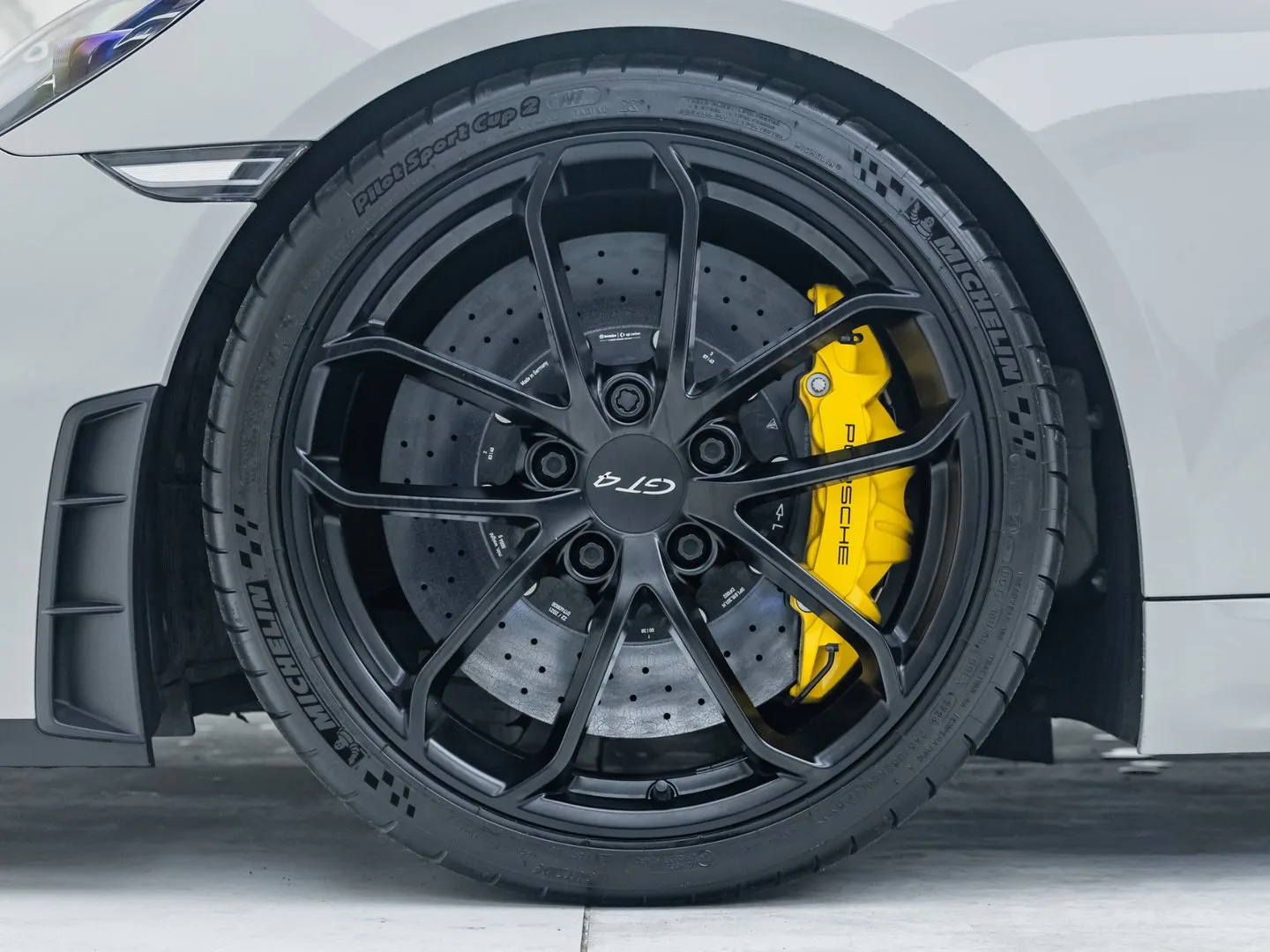 2021 Porsche 718 Cayman GT4, 14/30