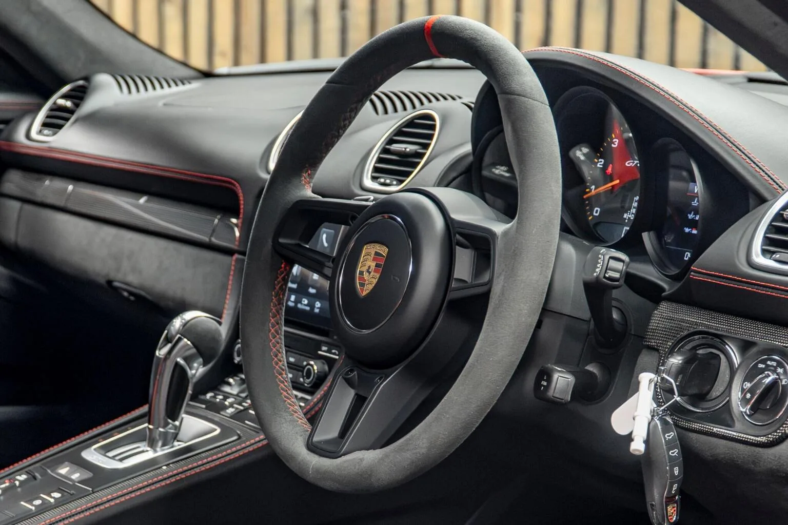 2021 Porsche 718 Cayman GT4, 28/30
