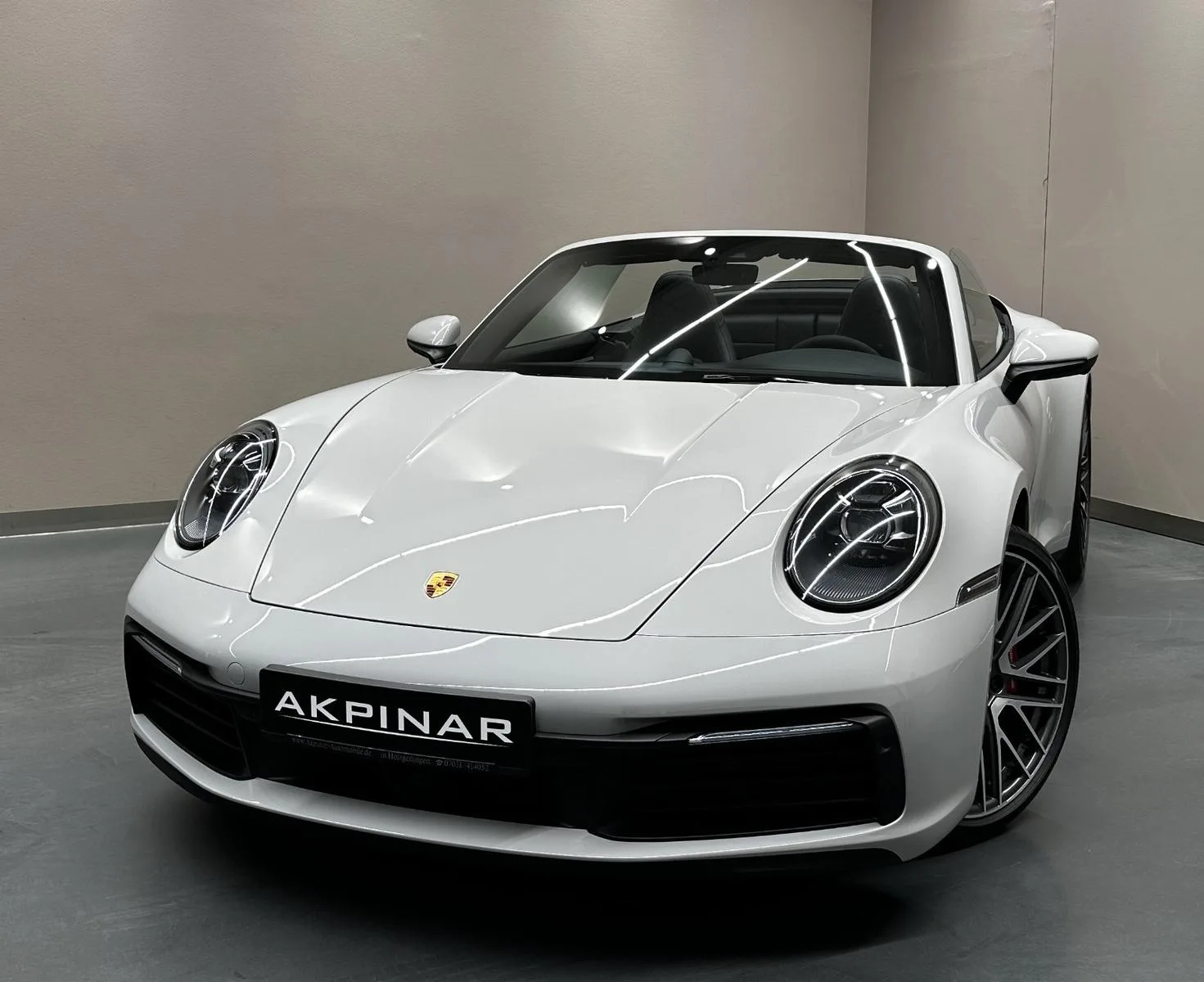 2021 Porsche 911 Carrera 4S Cabriolet, 2/25