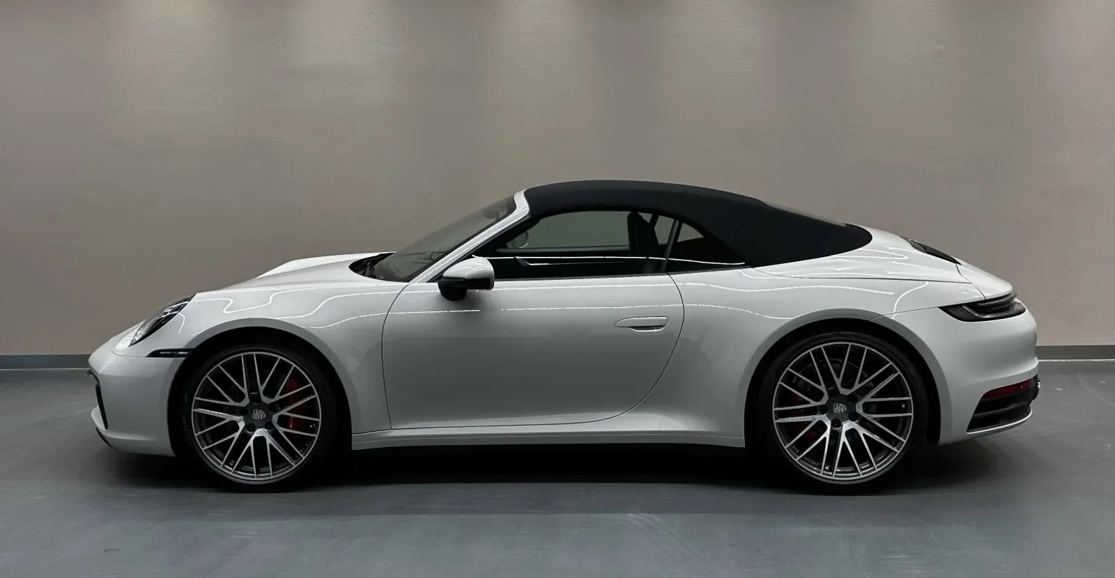 2021 Porsche 911 Carrera 4S Cabriolet, 6/25
