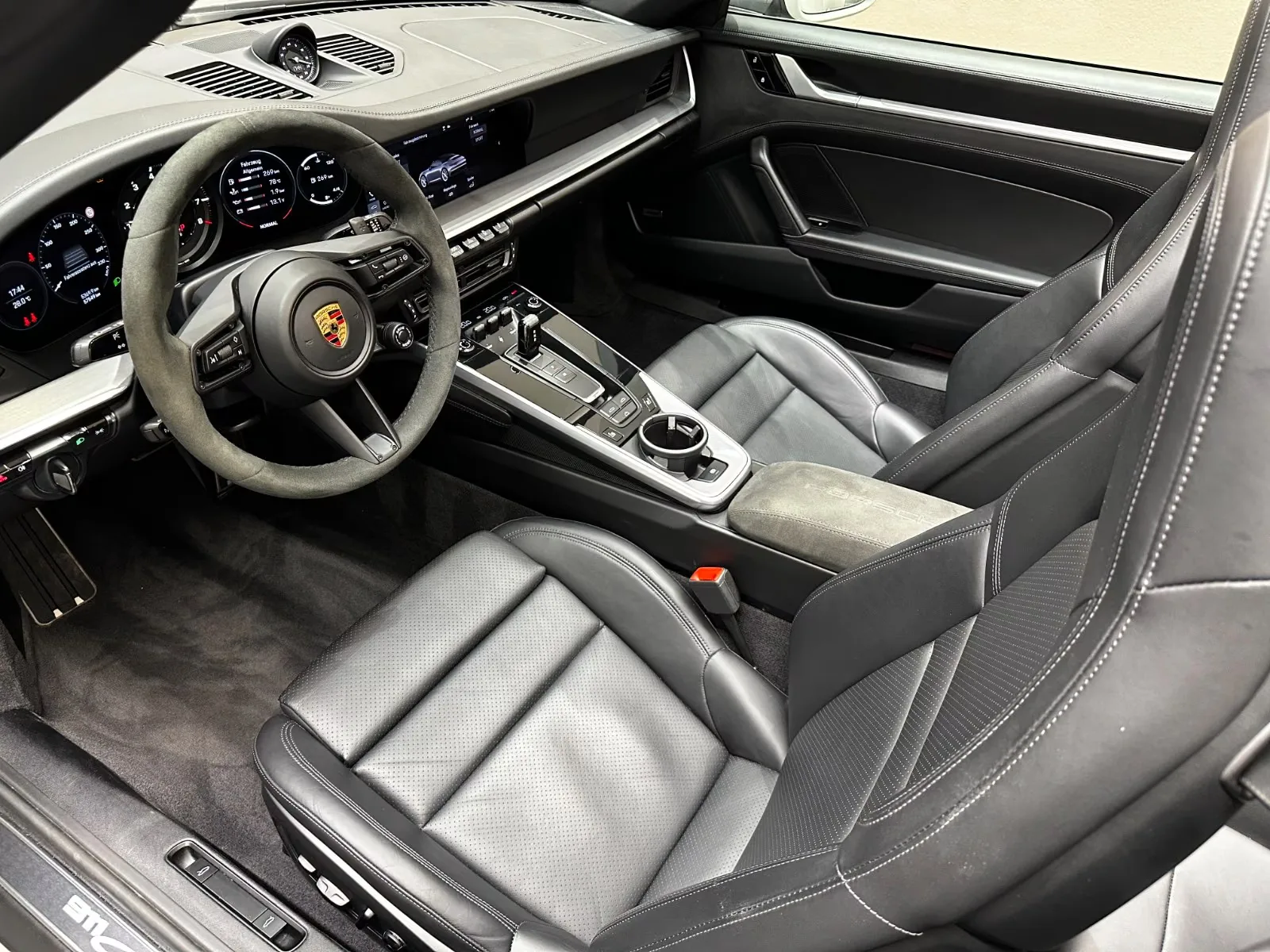 2021 Porsche 911 Carrera 4S Cabriolet, 12/25