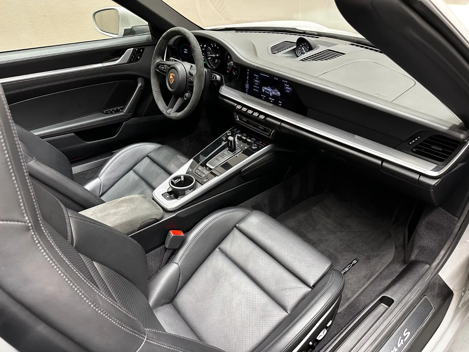 2021 Porsche 911 Carrera 4S Cabriolet, 19/25