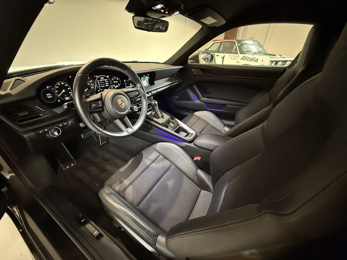 2021 Porsche 911 GT3 Touring proposée par un concessionnaire spécialisé à Lucca, Italie, photo 9 sur 22