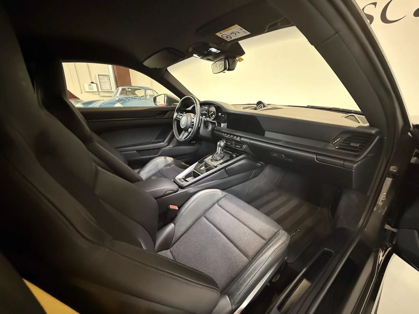 2021 Porsche 911 GT3 Touring proposée par un concessionnaire spécialisé à Lucca, Italie, photo 11 sur 22